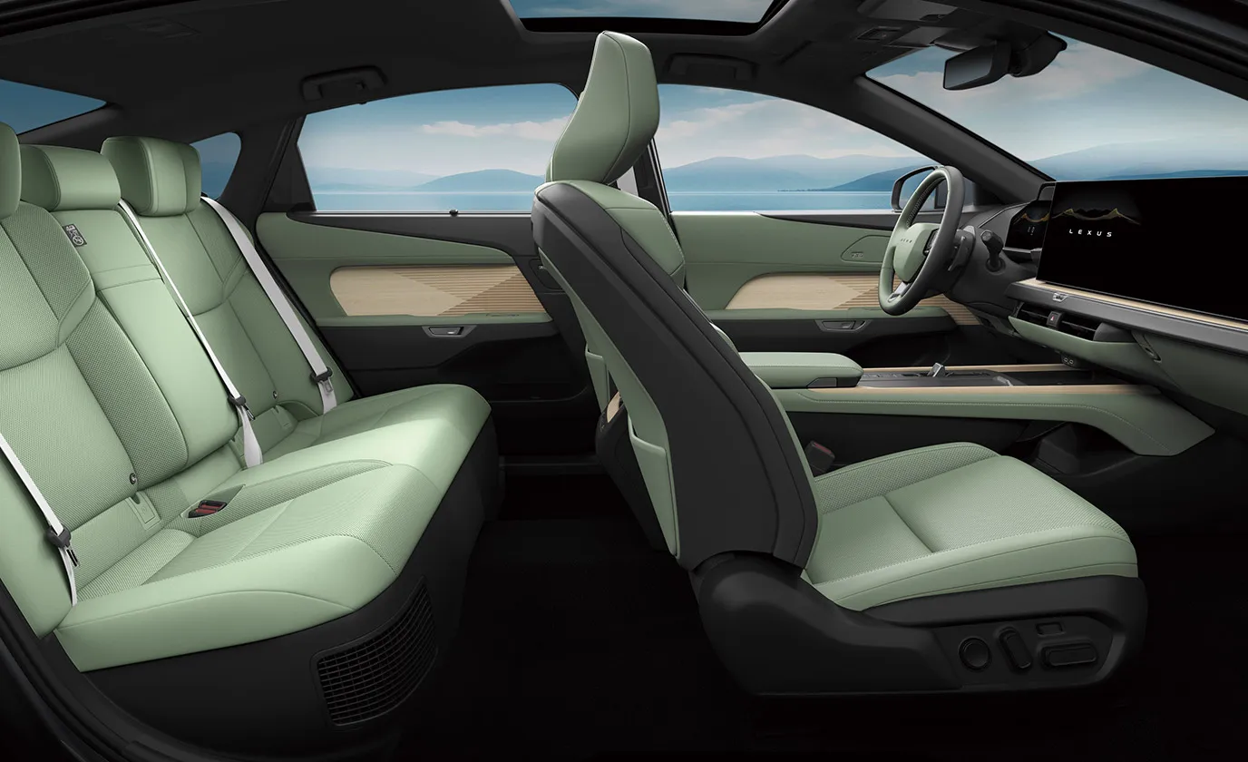 雷克萨斯行政级座舱